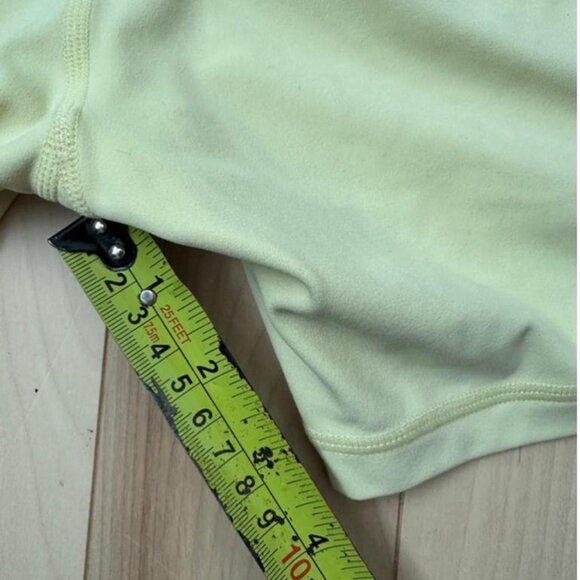 Stunning Wiskii Active 2-piece set in a fresh lemon shade M - Picture 7 of 8